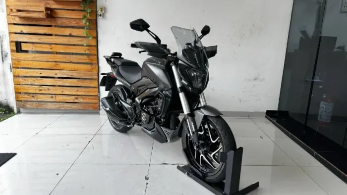 BAJAJ DOMINAR 400 ABS 2025 PRETA COM APENAS 5.000 KM