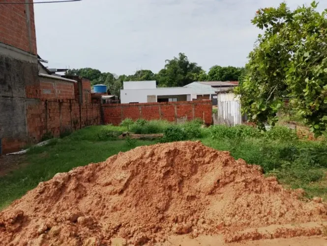 Terreno na Betel, próximo ao shopping. Rua de asfalto. Lugar tranquilo. 12x26m
