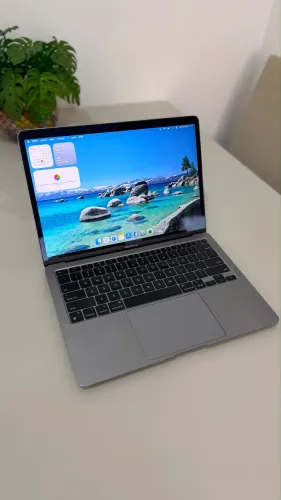 MacBook Air M1 (2020) com caixa e carregador original
