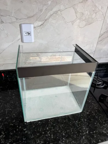 Aquário 25L Usado