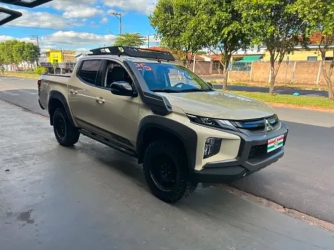 Mitsubishi L200 Triton Savana GLS 2.4 4X4 Die. AUT 2025