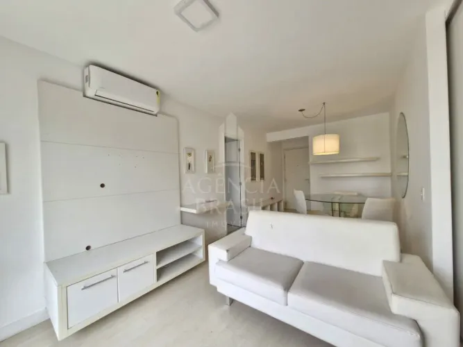 Apartamento com varanda para alugar em Moema com 47m², 1 vaga e lazer