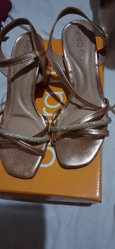 Sapato dourado