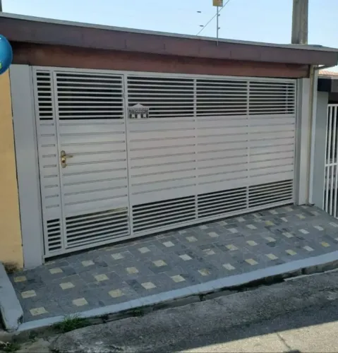 Linda casa com 2 dormitórios, sendo 1 suíte, à venda, 130 m² por R$ 310.000 - Jardim Baro
