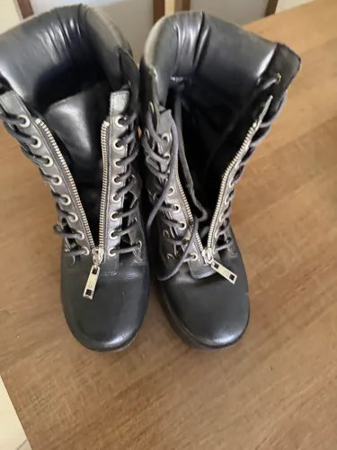 Bota Jonh Jonh n 38.