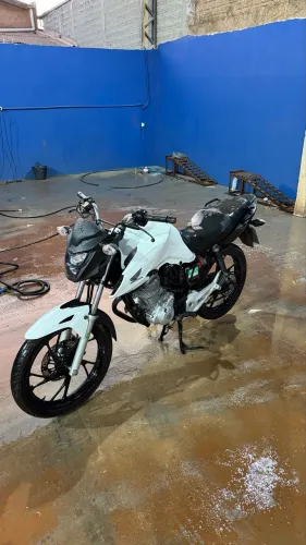Cargo 160, para pessoas exigentes moto muito nova