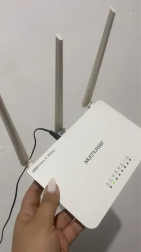 Roteador Multilaser RE163V Wi-Fi 300 Mbps 3 Antenas - Excelente Estado