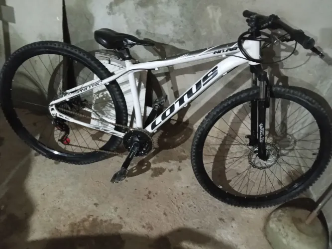 Vendo bike lótus com documento valor 600