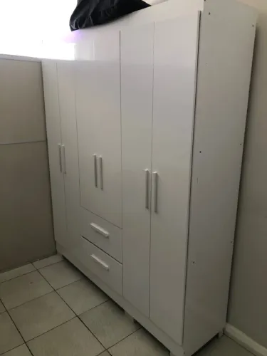 VENDO GUARDA ROUPAS