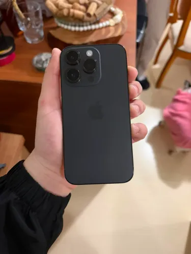 iPhone 14 Pro preto