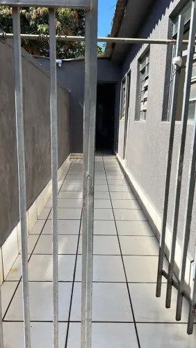 Casa de fundo para alugar no umuarama