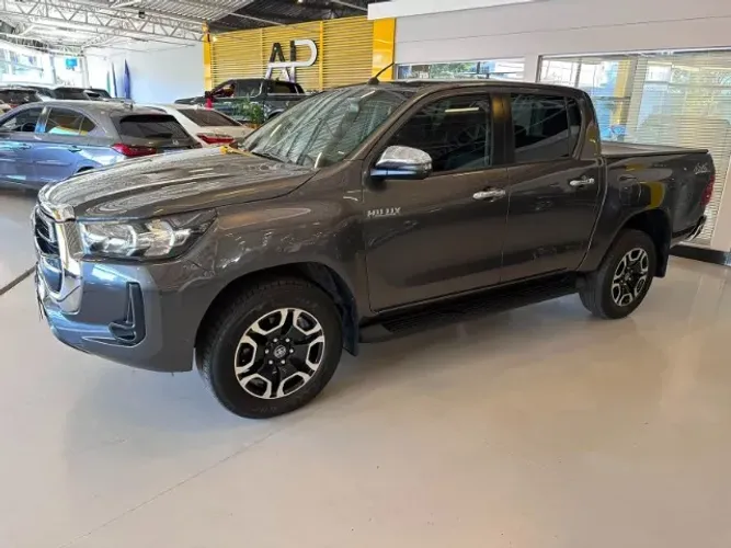 Toyota Hilux CD SRV 4X4 2.8 TDI Diesel Aut. 2023
