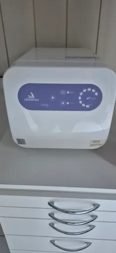 Vendo autoclave Cristófoli 5 litros, seminova, em excelente estado de conservação.