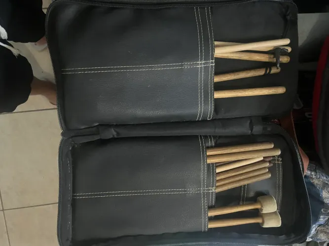 Kit bolsa de couro + baquetas
