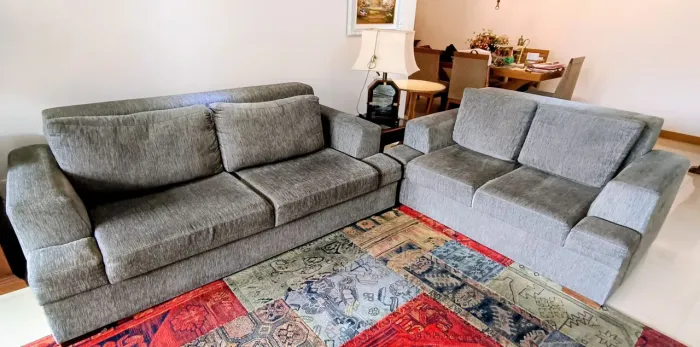 Conjunto Sofás 2 e 3 Lugares Retráteis - Madeira Maciça - Excelente Estado