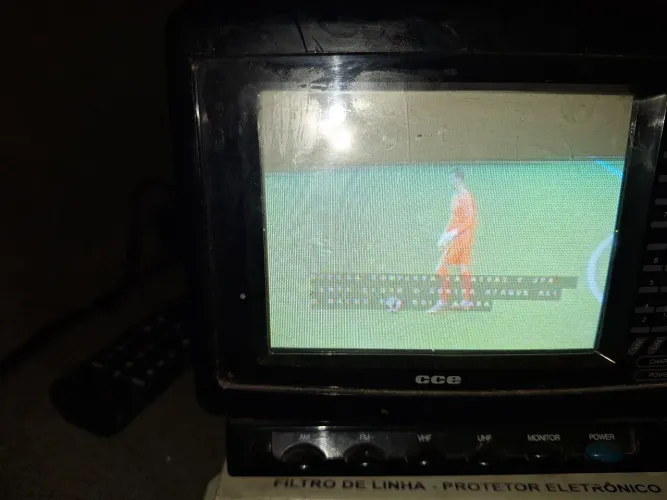 Mini tv cce com conversor digital