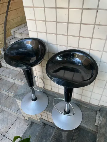 Vendo estas duas banquetas .