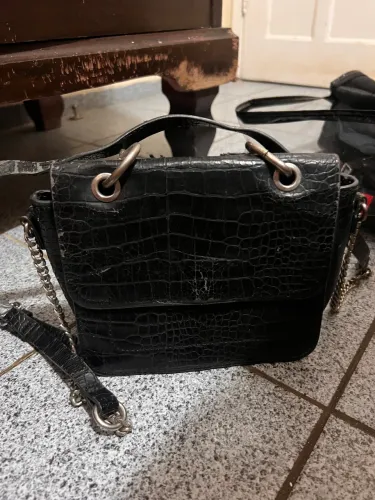 Bolsas Zara e Santa Lolla