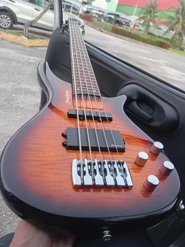 Baixo strinberg Extra!
