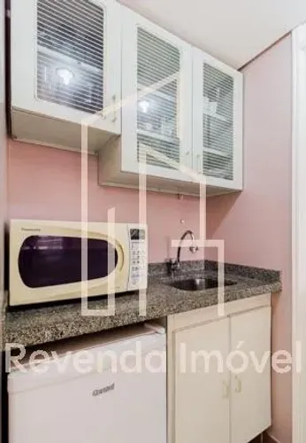 Apartamento em Moema, mobiliado de 24m² com 1 dormitório, 1 banheiro e 1 vaga.