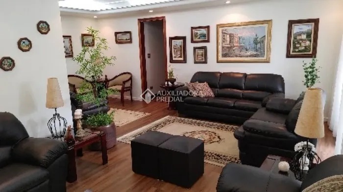 Amplo Apartamento com 4 Dorms (1 Suíte), Vagas Paralelas e Lazer Completo - Estuda Permuta