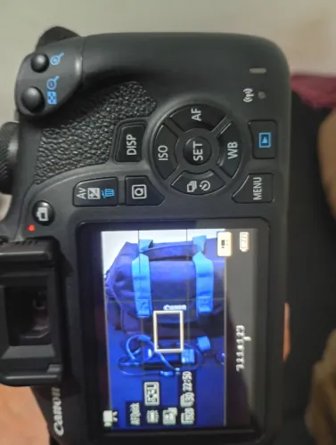 Canon t7