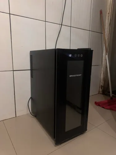 Adega pra vinhos e bebidas