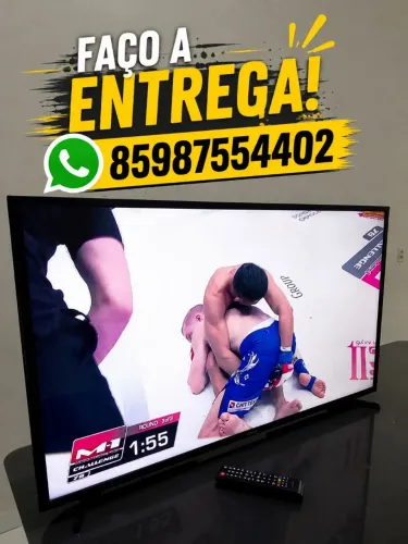 TV SAMSUNG 43 POLEGADAS SMART COM OS PÉS E CONTROLE, TODO PERFEITA.
