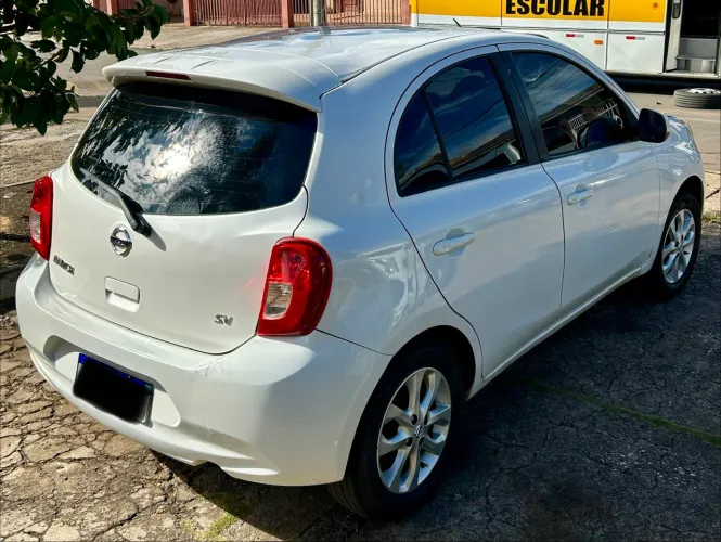 Nissan March SV 1.0 12V Flex 5P 2016