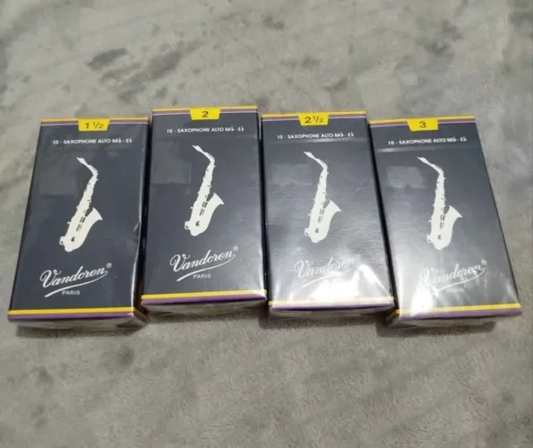 CAIXA DE PALHETAS SAX ALTO VANDOREN OU GONZALEZ 