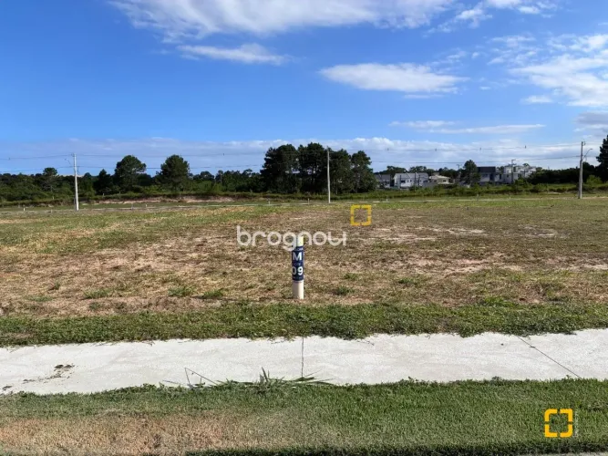 Brognoli Vende: Terreno de 600m² com Escritura Pública em Florianópolis