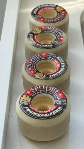 Rodas Spitfire F4 Conical Full 54mm 101du