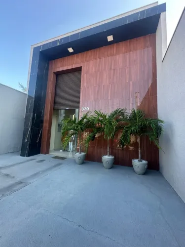 ALUGA-SE PONTO COMERCIAL EM MARACANAÚ COM ÓTIMA LOCALIZAÇÃO
