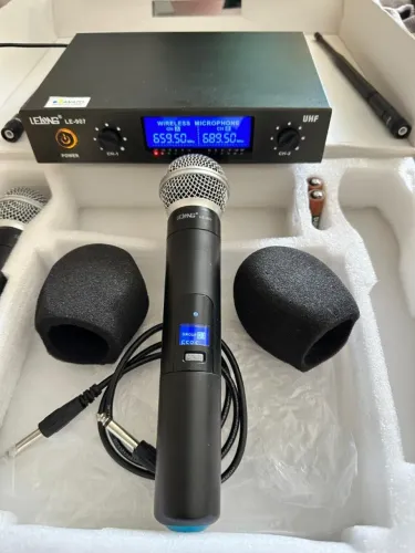 Microfone Sem Fio Lelong Le-907 Profissional Uhf Igreja Karaoke