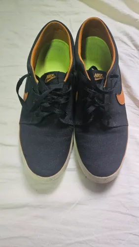 Nike SB - Preto/Laranja 42