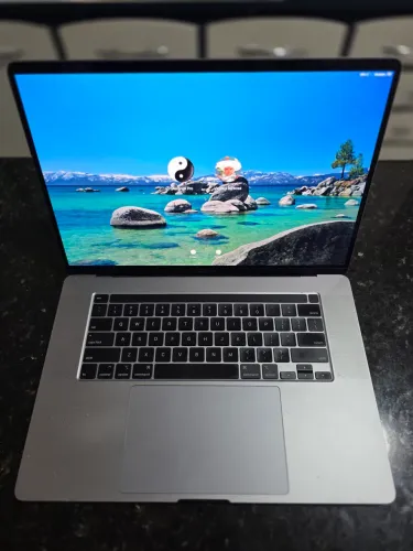 Macbook pro 2019 i7 16 polegadas