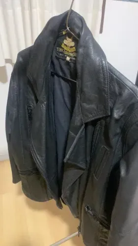 JAQUETA BIKER EM COURO LEGÍTIMO VINTAGE FEMININA TAMANHO P