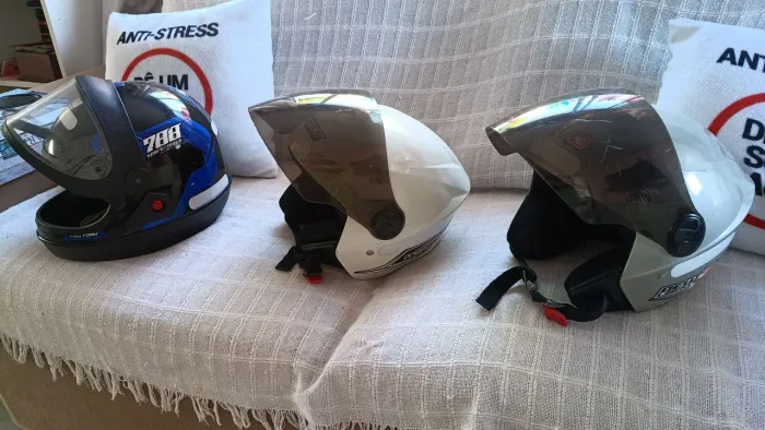 Vendo capacetes