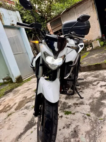 FAZER 250 Branca- Baixo KM Doc Ok