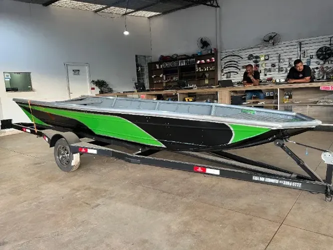 Barco Soldado Estrutura Confiável com Ótimo Resultado na Água - A partir de 7.990,00