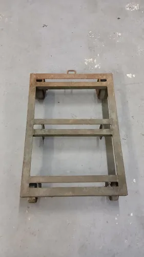 Carrinho cachorrinho para carga de objetos e motores pesados 