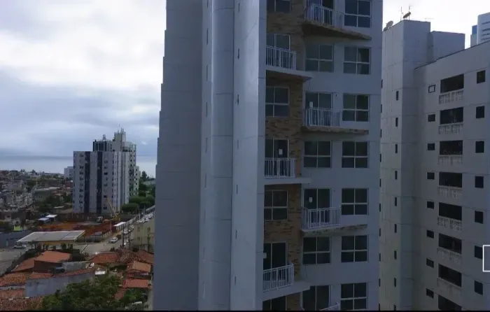 Apartamento em Petrópolis - 2/4 Suíte - 65m² - Totalmente Mobiliado