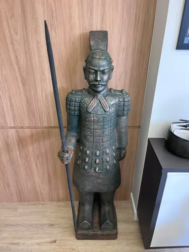 Estátua Guerreiro de Xi'an / Terracota Chinês com Lança - Peça Importada