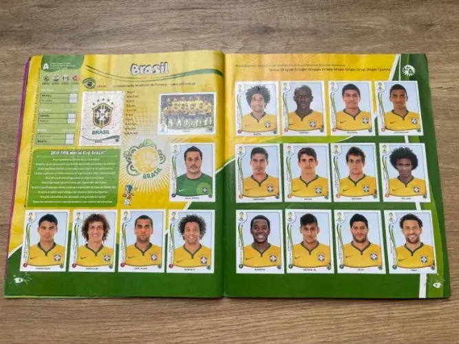 Álbum da Copa do Mundo Panini 2014, capa dura, completo.