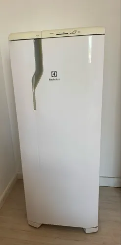 Geladeira Eletrolux!