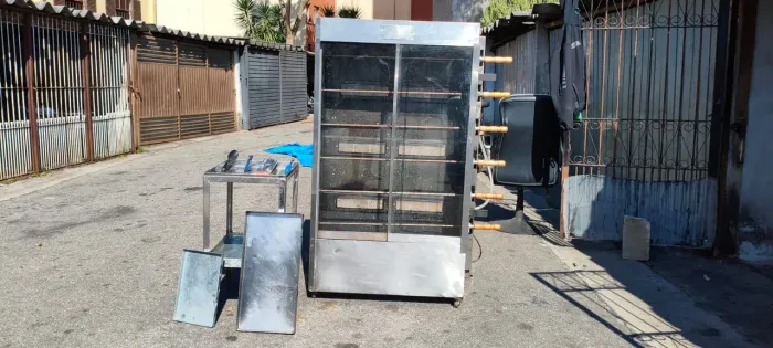 Máquina de Frango Assado Profissional - Semi Nova | Capacidade para até 30 Frangos