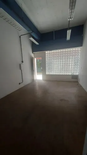 Linda loja para fins comerciais ou escritorio