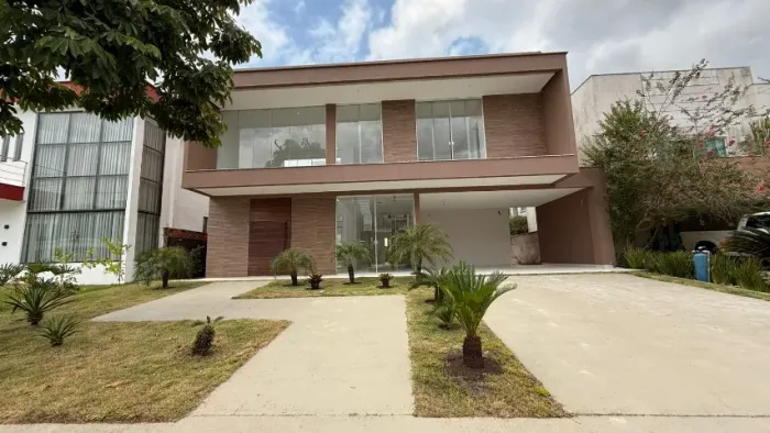 Linda casa faltando pouco acabamento, Montenegro Boulevard, Casa com 3 suítes e gabinete.