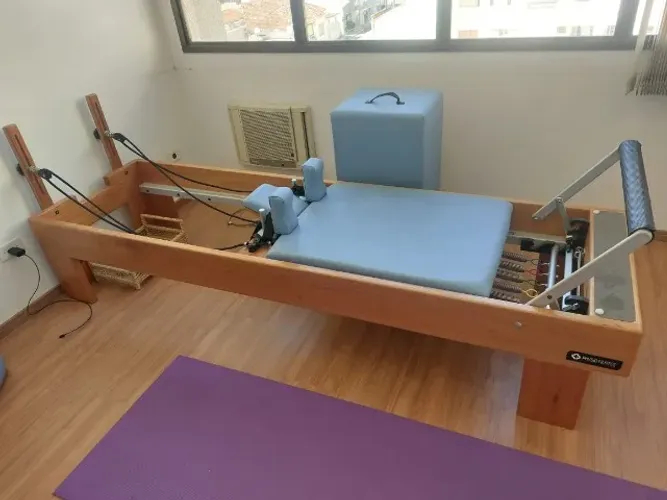 Reformer com caixa - Physio Pilates 