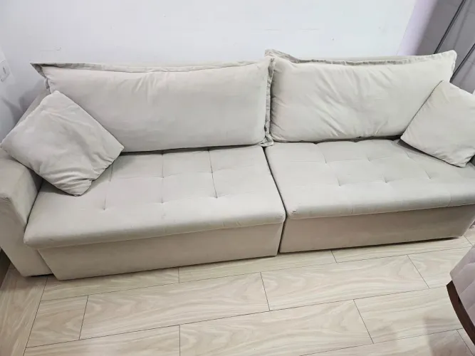 Vende-se um  sofá retrate, reclinável. Medida 280 na cor bage em perfeito estado. Sem cai